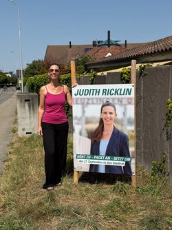 Erstes Plakat aufgeh?ngt